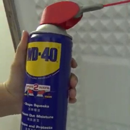 Sản phẩm WD-40 giúp làm sạch tủ lạnh
