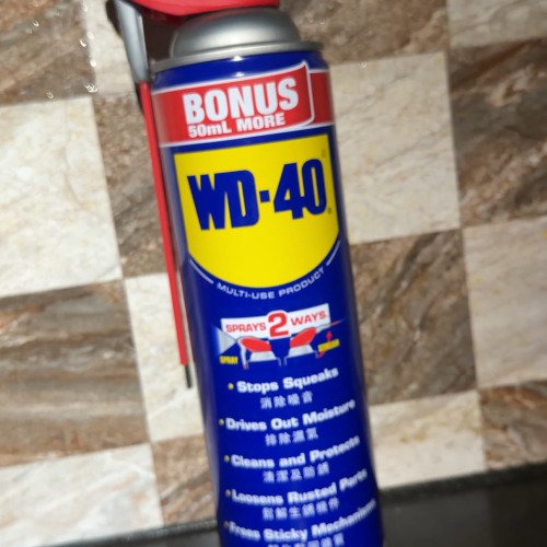 Đưa WD-40 đến với "mấy con vợ"