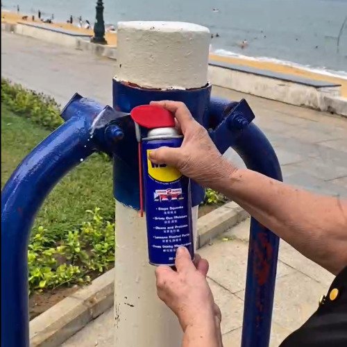 Bảo dưỡng khu tập thể dục cùng WD-40