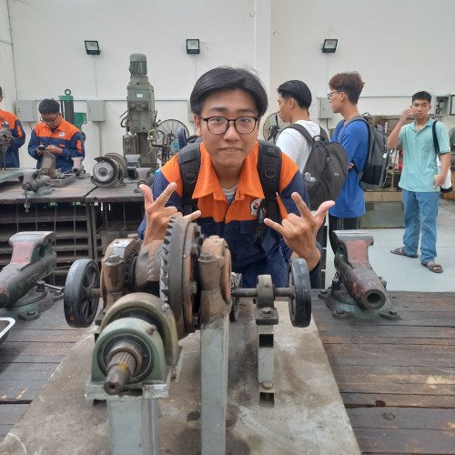 Cách dùng WD-40 Specialist Chain Lupe trong bảo dưỡng xích