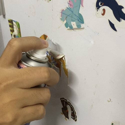 Sticker không còn là vấn đề với WD-40