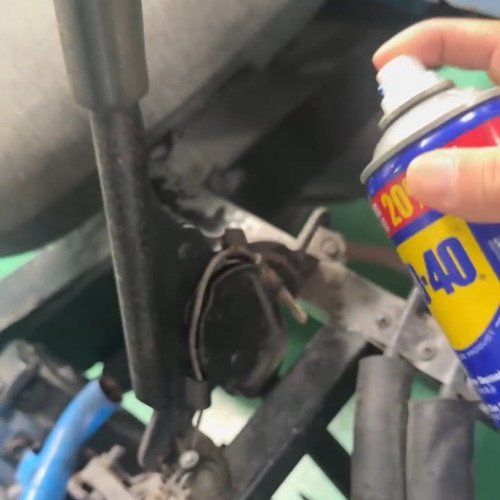 WD40 xử lý chi tiết bị kẹt