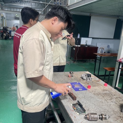 Xử lý vết xét trên đầu búa
