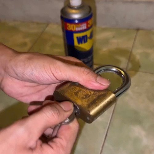 Chỉ vài giây để ổ khóa hoạt động trơn tru hơn!