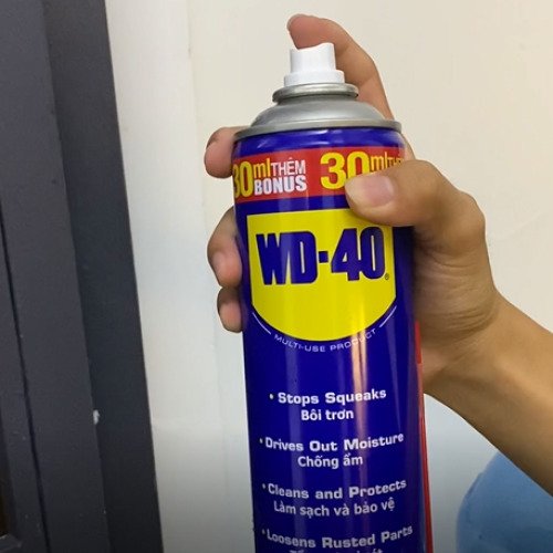 "Sửa chữa cửa cùng WD-40"
