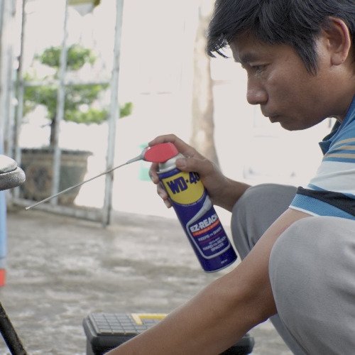 Có những người không tạo nên điều mới. Họ mang mọi thứ trở lại.