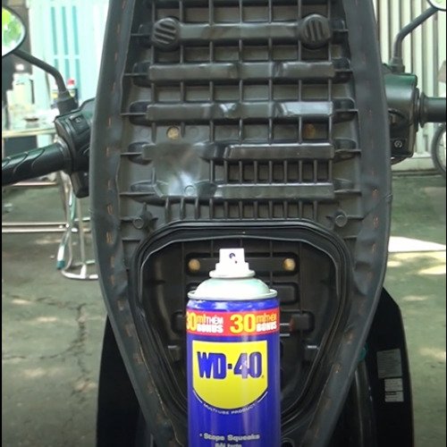 "Sữa chữa xe cùng WD-40"